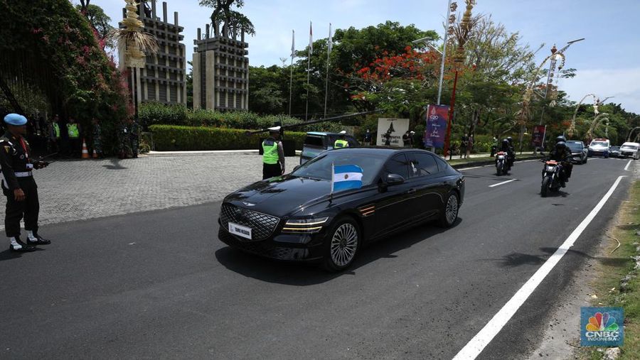 Deretan Tamu Negara yang Memakai Kendaraan Listrik G20. (CNBC Indonesia/Tri Susilo)
