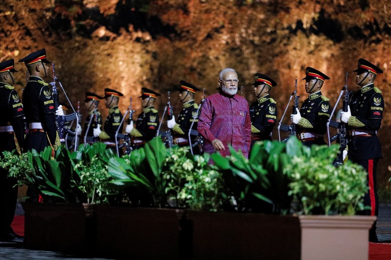G20-SUMMIT/GALA-DINNER Indonesian President Joko Widodo welcomes British Prime Minister Rishi Sunak at the Welcoming Dinner during G20 Leaders' Summit, at the Garuda Wisnu Kencana Cultural Park, in Badung, Bali, Indonesia, November 15, 2022. REUTERS/Willy Kurniawan/Pool