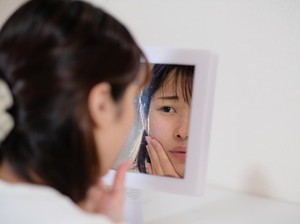 Sering Kena AC Saat Cuaca Panas? Ini Dampaknya ke Skin Barrier
