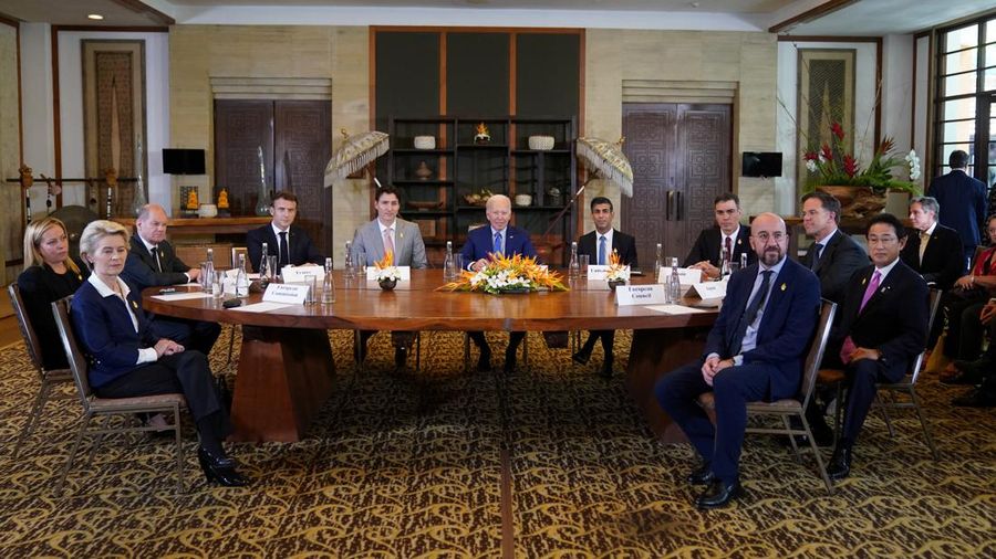 European Commission President Ursula von der Leyen, Italy's Prime Minister Giorgia Meloni, Germany's Chancellor Olaf Scholz, France's President Emmanuel Macron, Canada's Prime Minister Justin Trudeau, U.S. President Joe Biden, British Prime Minister Rishi Sunak, Spain's Prime Minister Pedro Sanchez, Netherland's Prime Minister Mark Rutte, Japanese Prime Minister Fumio Kishida, U.S. Secretary of State Anthony Blinken and European Council President Charles Michel attend an emergency meeting of global leaders after an alleged Russian missile blast in Poland, in Bali, Indonesia, November 16, 2022. REUTERS/Kevin Lamarque