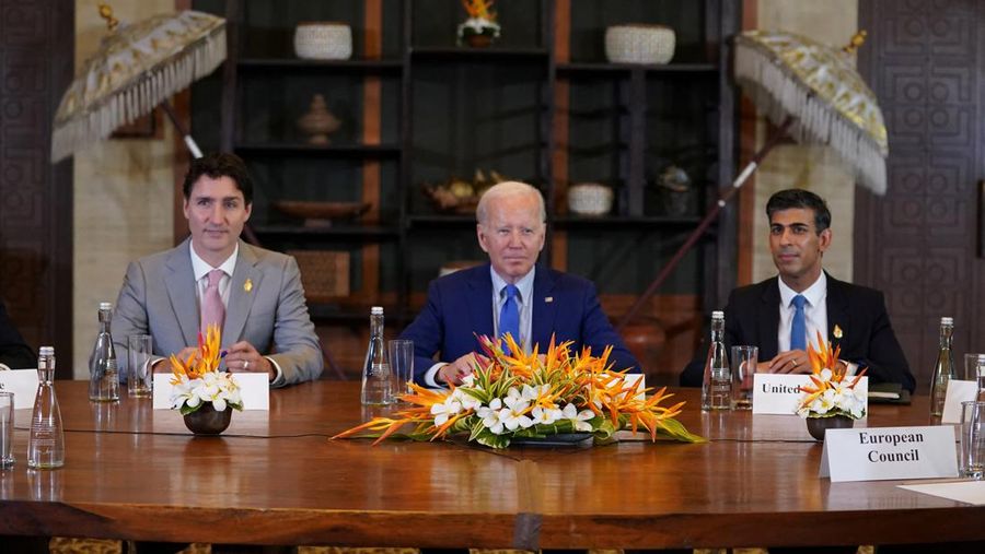 Canada's Prime Minister Justin Trudeau, U.S. President Joe Biden and British Prime Minister Rishi Sunak attend an emergency meeting of global leaders after an alleged Russian missile blast in Poland, in Bali, Indonesia, November 16, 2022. REUTERS/Kevin Lamarque
