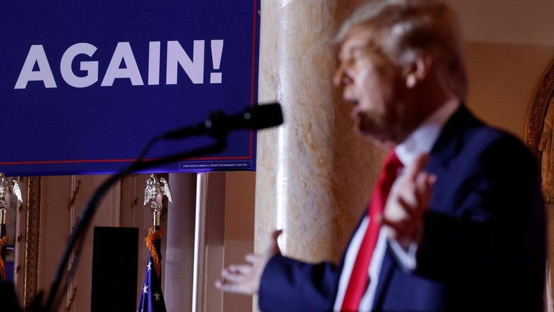 Former U.S. President Donald Trump announces that he will once again run for U.S. president in the 2024 U.S. presidential election during an event at his Mar-a-Lago estate in Palm Beach, Florida, U.S. November 15, 2022. REUTERS/Jonathan Ernst