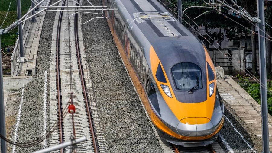 BANDUNG, WEST JAVA, INDONESIA - 2022/11/16: Jakarta Bandung High-Speed Train (KCJB) or Comprehensive Inspection Train (CIT) was seen during the dynamic trial in Tegalluar. President Joko Widodo and Chinese President Xi Jinping are planning to see online the dynamic trial process of the 15 km Jakarta Bandung High-Speed Train with a limited speed of 80 km/hour during a sidelines visit from the G20 summit in Bali. (Photo by Algi Febri Sugita/SOPA Images/LightRocket via Getty Images)