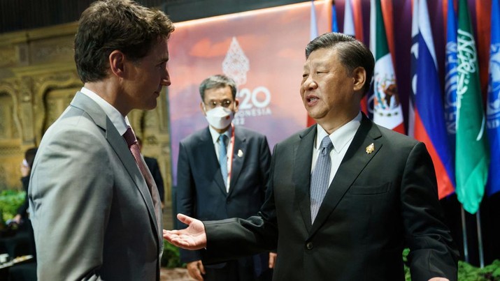 G20-SUMMIT/XI-TRUDEAU Canada's Prime Minister Justin Trudeau speaks with China's President Xi Jinping at the G20 Leaders' Summit in Bali, Indonesia, November 16, 2022. Adam Scotti/Prime Minister's Office/Handout via REUTERS. THIS IMAGE HAS BEEN SUPPLIED BY A THIRD PARTY.