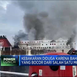 Video: Kapal Penumpang Terbakar di Perairan Selat Bali