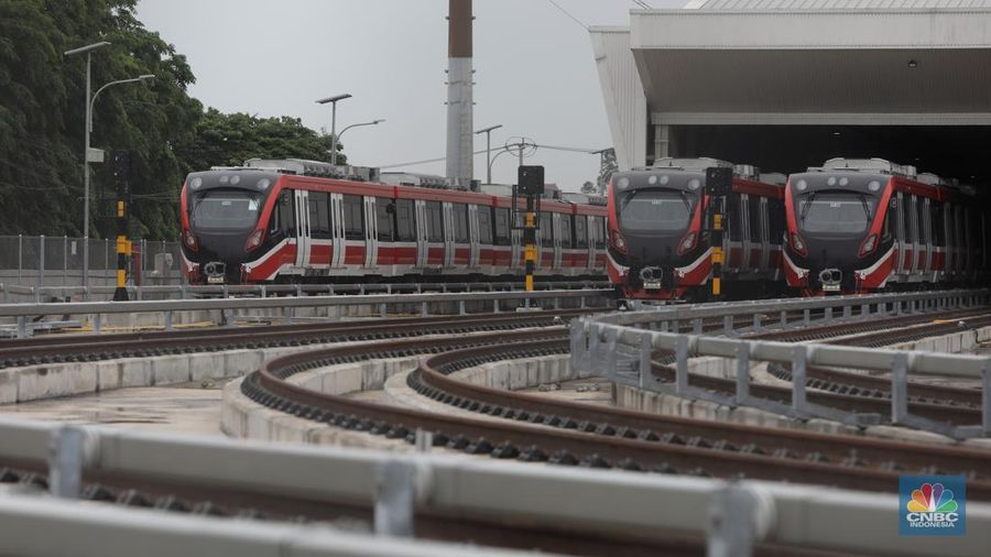 Depo LRT Jabodebek Jatimulya, Bekasi, Jawa Barat, Kamis (17/11/2022). Pembangunan LRT Jabodebek secara fisik  sudah hampir rampung. (CNBC Indonesia/Andrean Kristianto)