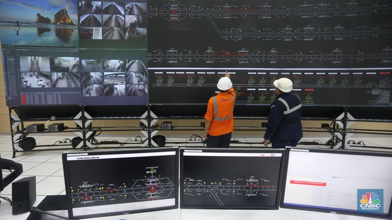Pembangunan LRT Jabodebek secara fisik sudah hampir rampung. Depo LRT Jabodebek Jatimulya, Bekasi, Jawa Barat, Kamis (17/11/2022). Pembangunan LRT Jabodebek secara fisik sudah hampir rampung. (CNBC Indonesia/Andrean Kristianto)