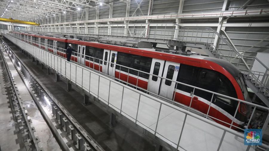 Depo LRT Jabodebek Jatimulya, Bekasi, Jawa Barat, Kamis (17/11/2022). Pembangunan LRT Jabodebek secara fisik  sudah hampir rampung. (CNBC Indonesia/Andrean Kristianto)