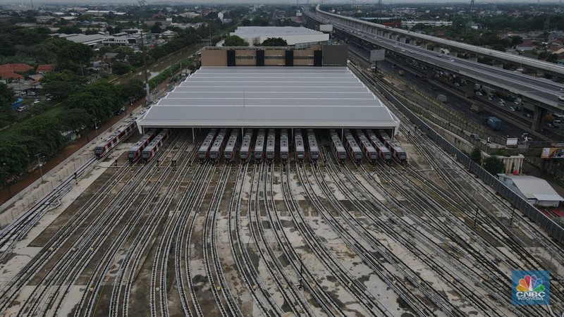Depo LRT Jabodebek Jatimulya, Bekasi, Jawa Barat, Kamis (17/11/2022). Pembangunan LRT Jabodebek secara fisik  sudah hampir rampung. (CNBC Indonesia/Andrean Kristianto)