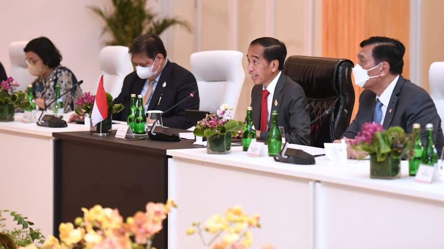Presiden Joko Widodo melakukan pertemuan bilateral dengan Presiden Republik Rakyat Tiongkok (RRT) Xi Jinping di Hotel Apurva Kempinski Bali, pada Rabu, 16 November 2022. Dalam sambutannya, Kepala Negara menyampaikan apresiasi atas kehadiran Presiden Xi di KTT G20 Bali yang juga merupakan kunjungan luar negeri pertama setelah kembali terpilih sebagai Sekretaris Jenderal Partai.  (Kris - Biro Pers Sekretariat Presiden)