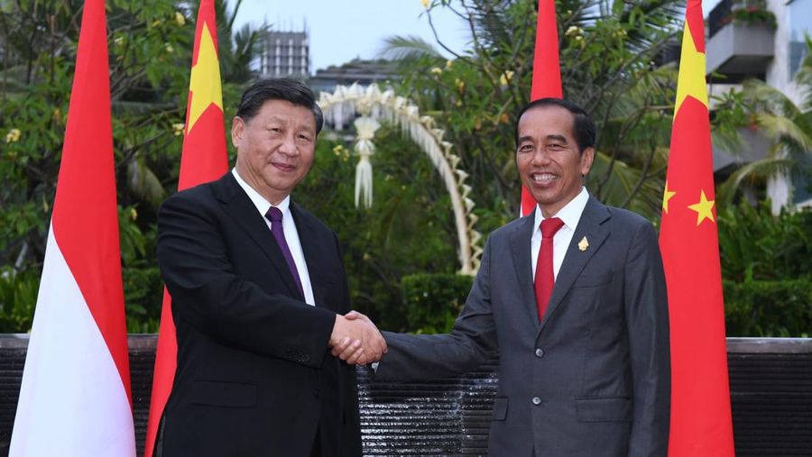 Presiden Joko Widodo melakukan pertemuan bilateral dengan Presiden Republik Rakyat Tiongkok (RRT) Xi Jinping di Hotel Apurva Kempinski Bali, pada Rabu, 16 November 2022. Dalam sambutannya, Kepala Negara menyampaikan apresiasi atas kehadiran Presiden Xi di KTT G20 Bali yang juga merupakan kunjungan luar negeri pertama setelah kembali terpilih sebagai Sekretaris Jenderal Partai.  (Kris - Biro Pers Sekretariat Presiden)