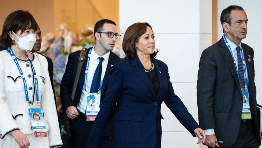 BANGKOK, THAILAND - NOVEMBER 18: Vice President Kamala Harris of the United States enters the APEC Economic Leaders Retreat on Balanced, Inclusive and Sustainable Growth in the Queen Sirikit National Convention Center on November 18, 2022 in Bangkok, Thailand. Thailand is hosting the APEC meetings this year, which will culminate in the leaders' meetings which will run from Nov. 17 to 19. (Photo by Lauren DeCicca/Getty Images)