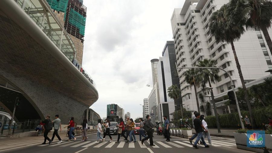 Indonesia kembali diterpa kenaikan kasus COVID-19, kali ini diduga dipicu oleh subvarian Omicron XBB. (CNBC Indonesia/Andrean Kristianto)
