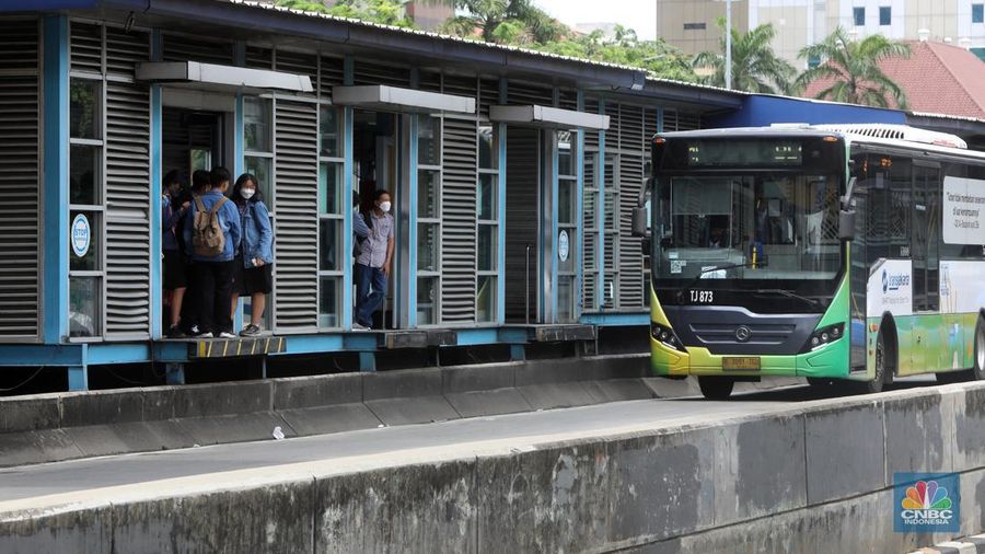 Indonesia kembali diterpa kenaikan kasus COVID-19, kali ini diduga dipicu oleh subvarian Omicron XBB. (CNBC Indonesia/Andrean Kristianto)