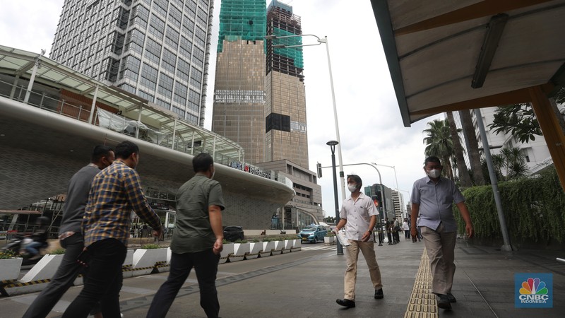 Indonesia kembali diterpa kenaikan kasus COVID-19, kali ini diduga dipicu oleh subvarian Omicron XBB. Indonesia kembali diterpa kenaikan kasus COVID-19, kali ini diduga dipicu oleh subvarian Omicron XBB. (CNBC Indonesia/Andrean Kristianto)