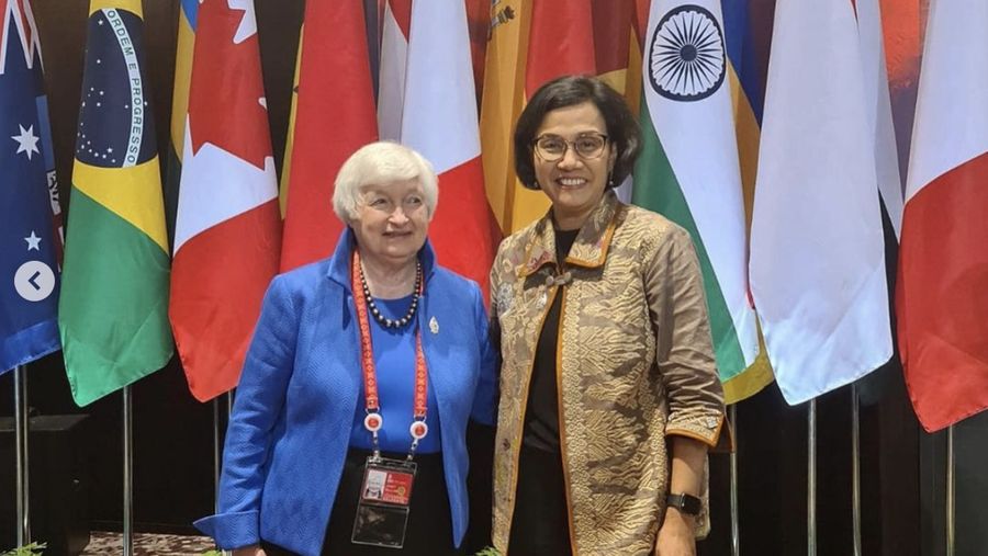 Pada saat mendampingi Presiden KTT G20, para Menkeu juga menggunakan kesempatan untuk “catch up” dan bilateral disela-sela meeting. (Instagram @smindrawati)