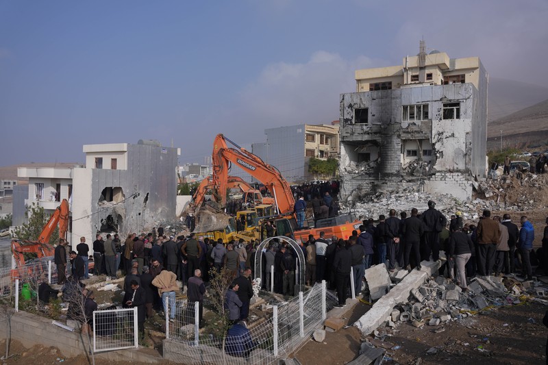 SULAYMANIYAH, IRAQ - NOVEMBER 17: Number of firefighters and paramedics are dispatched to the area, in Suleymaniyah, Iraq on November 17, 2022. A 3-storey building collapsed in the explosion that occurred due to a gas leak in a house in Kazive Neighborhood of Sulaymaniyah. (Photo by Feriq Faraj/Anadolu Agency via Getty Images)