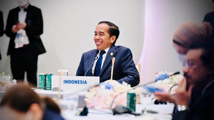 Presiden Joko Widodo mengemukakan dua sektor prioritas yang bisa mendorong upaya pemulihan ekonomi global. (Foto: Laily Rachev - Biro Pers Sekretariat Presiden)