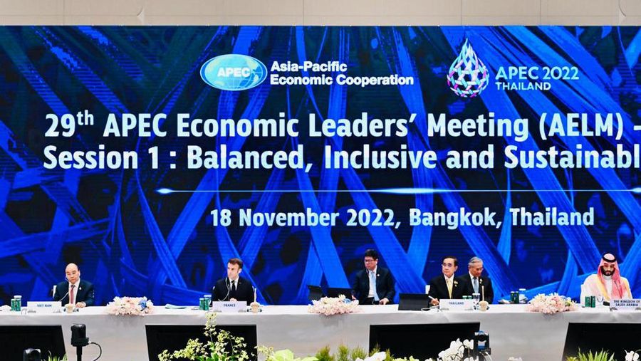 Presiden Joko Widodo mengemukakan dua sektor prioritas yang bisa mendorong upaya pemulihan ekonomi global. (Foto: Laily Rachev - Biro Pers Sekretariat Presiden)