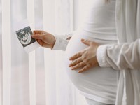 Resesi Seks Bikin Pening, Trump Keluarkan Bonus Bayi Rp83,9 Juta