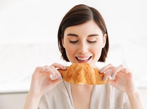 Jangan Salah! Begini Cara Makan Croissant yang Slay Kata Ahli Etiket