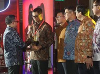 PLN Raih Penghargaan di Bidang Kemanusiaan & Penanganan Covid