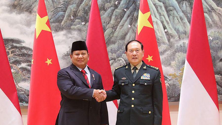 Menteri Pertahanan Indonesia Prabowo Subianto melakukan lawatan ke China untuk menemui Menteri Pertahanan China Wei Fenghe dalam rangka penguatan kerja sama militer kedua negara.