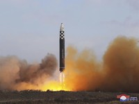 Bikin Geger Dunia! Ini Penampakan Rudal Monster Kim Jong Un