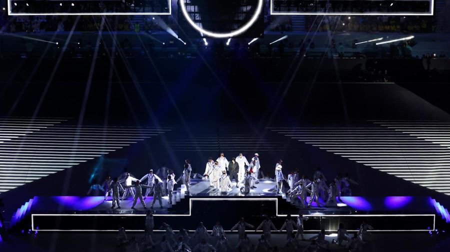 Jung Kook BTS menjadi pengisi lagu untuk FIFA World Cup 2022. (Getty Images/Marc Atkins)