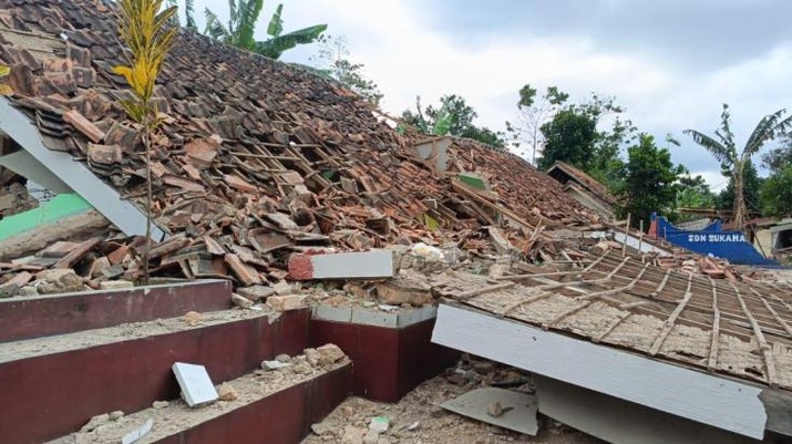 Kerusakan bangunan akibat gempabumi di Kabupaten Cianjur, Provinsi Jawa Barat, Senin (21/11). (Dok. BPBD Kabupaten Cianjur) Kerusakan bangunan akibat gempabumi di Kabupaten Cianjur, Provinsi Jawa Barat, Senin (21/11). (Dok. BPBD Kabupaten Cianjur)