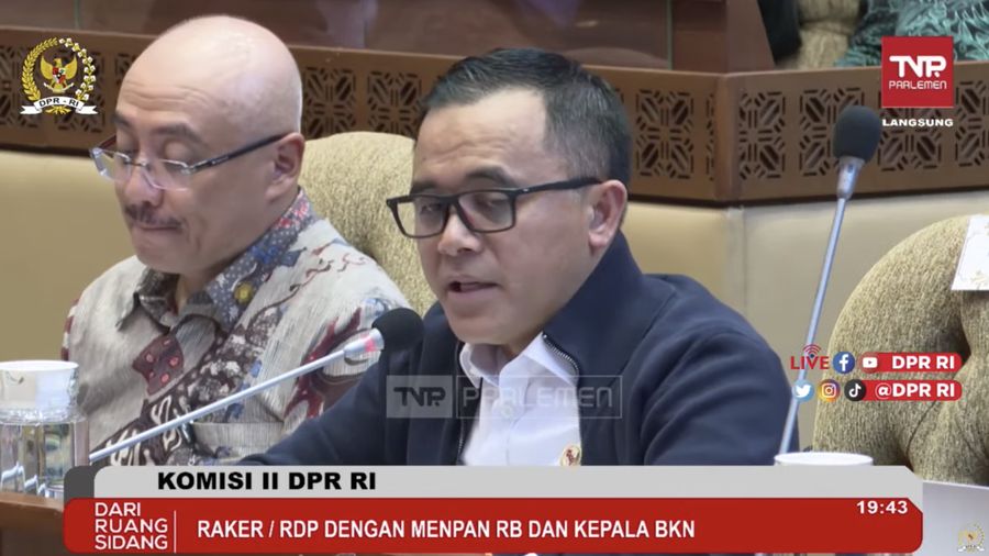 Komisi II DPR RI Rapat Kerja dengan Menteri Pendayagunaan Aparatur Negara dan Reformasi Birokrasi RI dan Kepala Badan Kepegawaian Negara (BKN) dengan agenda membahas Evaluasi Pendataan PPNASN dan Penyelesaian Tenaga Honorer, Senin, 21 November 2022. (Tangkapan Layar Youtube DPR RI)