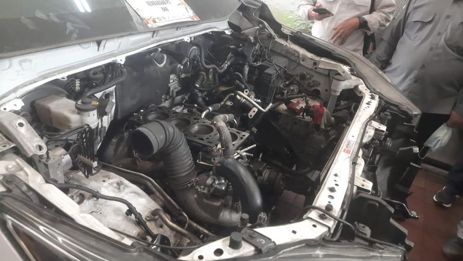 Overhaul dan rating komponen mesin kendaraan uji jalan biodiesel B40. (CNBC Indonesia/Firda Dwi Muliawati)