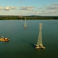 PLN Operasikan SUTT 150 kV Lintasi Selat Sebuku di Kalsel