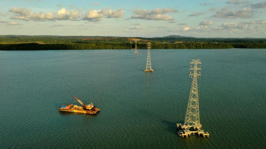 *PLN Operasikan SUTT 150 kV Lintasi Selat Sebuku di Kalsel dengan 86,7 Persen Material Dalam Negeri