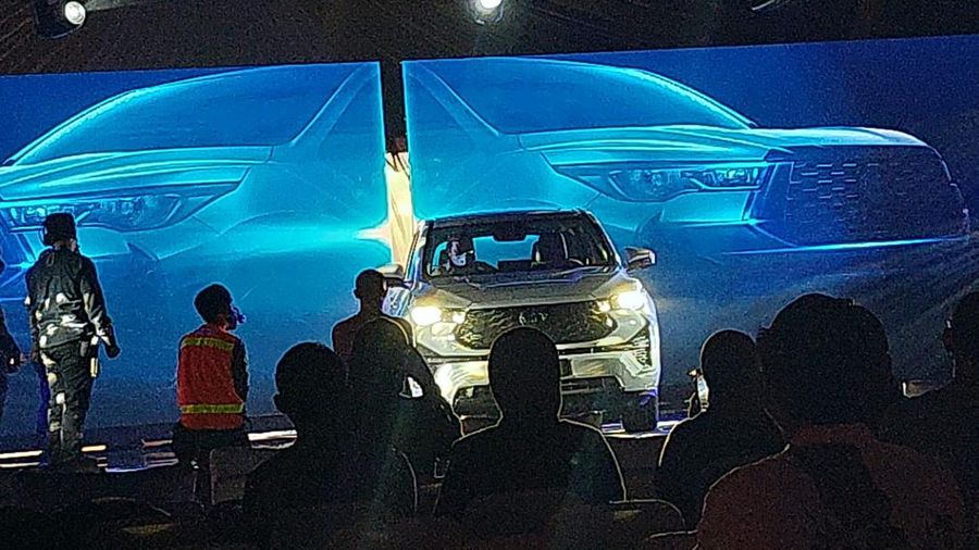 PT Toyota Motor Manufacturing Indonesia (TMMIN) resmi memproduksi Toyota Innova Hybrid Zenix. (CNBC Indonesia/ Suhendra)