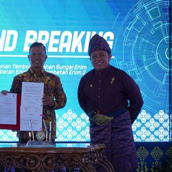 PTBA Ikut Danai Pembangunan Talud di Muara Enim