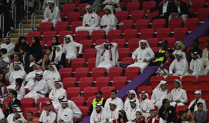 Sepi penonton pada pertadingan perdana grup A Piala Dunia antara Qatar dan Ekuador di Stadion Al Bayt di Al Khor, Qatar, Minggu, (20/11/2022). (REUTERS/DYLAN MARTINEZ)