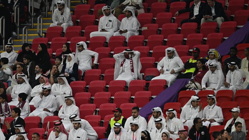 Sepi penonton pada pertadingan perdana grup A Piala Dunia antara Qatar dan Ekuador di Stadion Al Bayt di Al Khor, Qatar, Minggu, (20/11/2022). (REUTERS/DYLAN MARTINEZ)