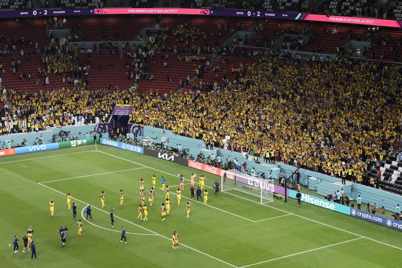 Sepi penonton pada pertadingan perdana grup A Piala Dunia antara Qatar dan Ekuador di Stadion Al Bayt di Al Khor, Qatar, Minggu, (20/11/2022). (REUTERS/DYLAN MARTINEZ) Sepi penonton pada pertadingan perdana grup A Piala Dunia antara Qatar dan Ekuador di Stadion Al Bayt di Al Khor, Qatar, Minggu, (20/11/2022). (REUTERS/DYLAN MARTINEZ)