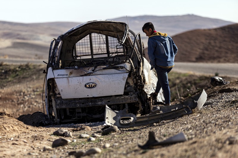 Serangan udara yang diluncurkan oleh Turki telah menghantam beberapa kota di Suriah utara, termasuk Kota Kobane pada Sabtu malam (19/11) waktu setempat. (Anadolu Agency via Getty Images/Anadolu Agency) Serangan udara yang diluncurkan oleh Turki telah menghantam beberapa kota di Suriah utara, termasuk Kota Kobane pada Sabtu malam (19/11) waktu setempat. (Anadolu Agency via Getty Images/Anadolu Agency)