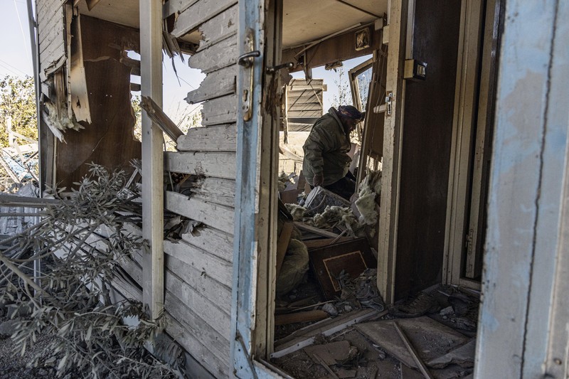 Serangan udara yang diluncurkan oleh Turki telah menghantam beberapa kota di Suriah utara, termasuk Kota Kobane pada Sabtu malam (19/11) waktu setempat. (Anadolu Agency via Getty Images/Anadolu Agency) Serangan udara yang diluncurkan oleh Turki telah menghantam beberapa kota di Suriah utara, termasuk Kota Kobane pada Sabtu malam (19/11) waktu setempat. (Anadolu Agency via Getty Images/Anadolu Agency)