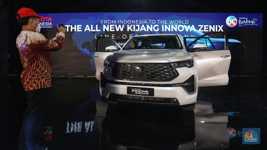 Toyota All New Kijang Innova Zenix yang baru diluncurkan di kawasan KIIC, Karawang, Jawa Barat, Senin (21/11/2022). (²©²ÊÍøÕ¾/Andrean Kristianto)