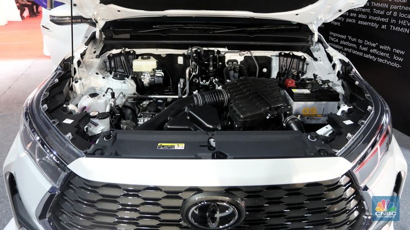 Toyota All New Kijang Innova Zenix yang baru diluncurkan di kawasan KIIC, Karawang, Jawa Barat, Senin (21/11/2022). (CNBC Indonesia/Andrean Kristianto)