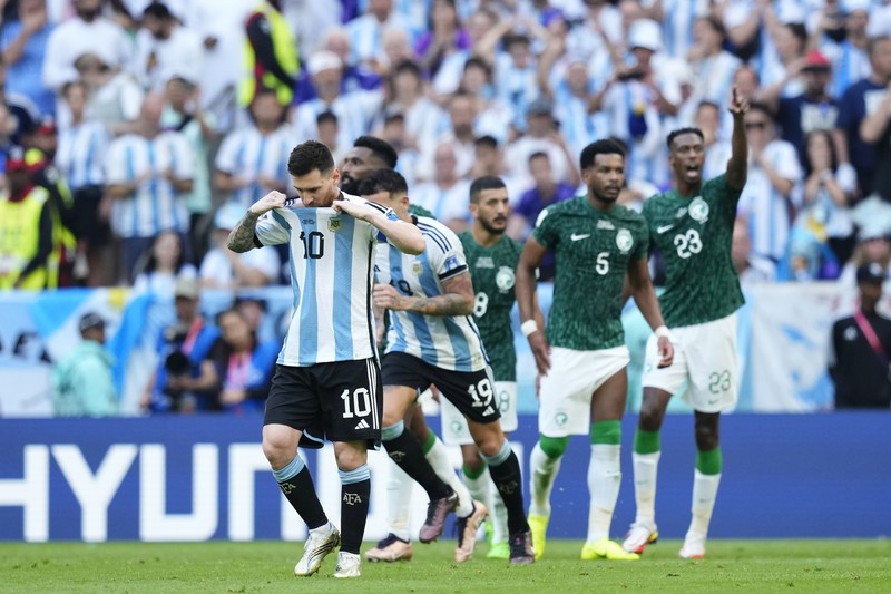 Lionel Messi dari Argentina selama pertandingan Piala Dunia FIFA Qatar 2022 Grup C antara Argentina dan Arab Saudi di Stadion Lusail pada 22 November 2022 di Lusail City, Qatar. Lionel Messi dari Argentina selama pertandingan Piala Dunia FIFA Qatar 2022 Grup C antara Argentina dan Arab Saudi di Stadion Lusail pada 22 November 2022 di Lusail City, Qatar. (Photo by Richard Sellers/Getty Images)