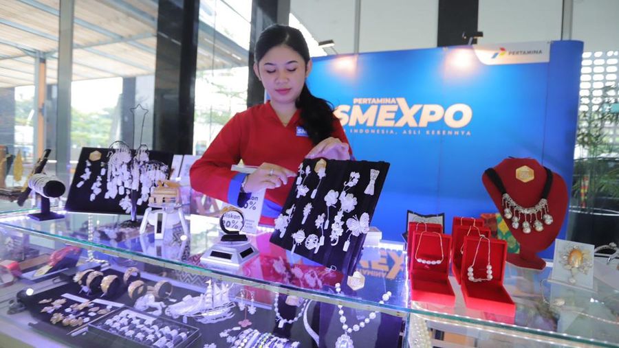 Pertamina SMEXPO akan segera digelar dan dalam rangkaian kegiatan menyambut kemeriahan acara tahunan ini, Pertamina kembali mengajak generasi muda Indonesia untuk berbagi kebanggaan menggunakan produk buatan UMKM Indonesia melalui media sosial. Kegiatan ini ditujukan sebagai bagian dan dukungan ajakan pemerintah dalam menggunakan produk buatan Indonesia.