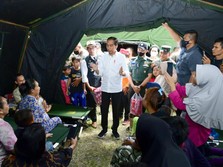 Jokowi & Cerita 'Ayam Goreng' di Tenda Korban Gempa Cianjur