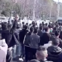 Penampakan Kerusuhan Pecah di Pabrik iPhone China