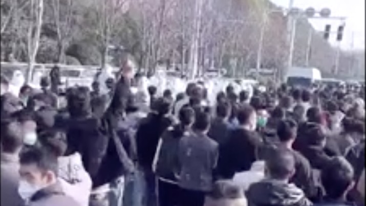 Ini Kronologi Kerusuhan ‘Brutal’ Pecah di Pabrik iPhone China