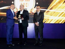 Dirut Bank Mega Syariah Raih Penghargaan TOP 100 CEO 2022