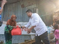 Tinjau Islamic Center, Bobby Nasution Bedah Rumah Warga